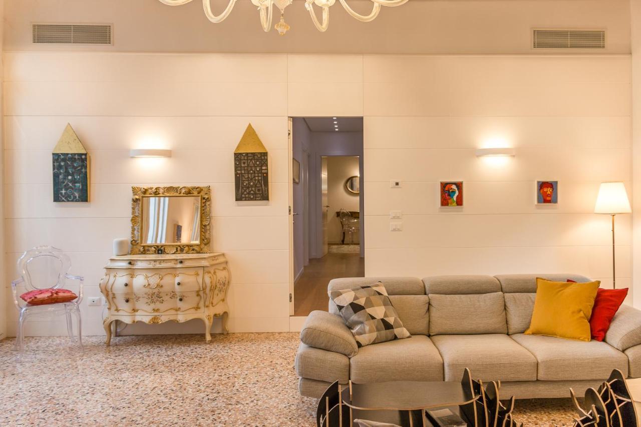 Gallery House * Venecia
